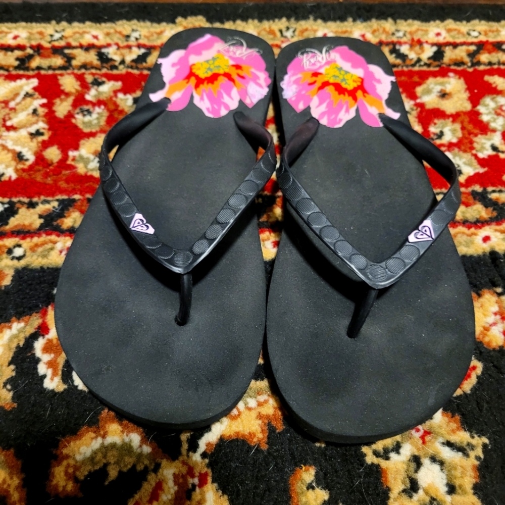 Roxy flip flops